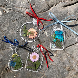 🌸DIY Transparent Dried Flower Bookmark: Let nature decorate your pages!