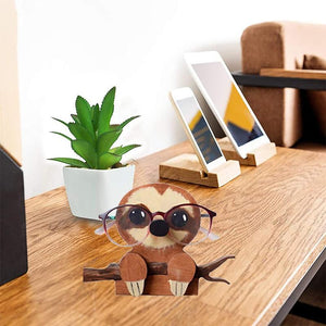 Animal-shaped mounts for glasses